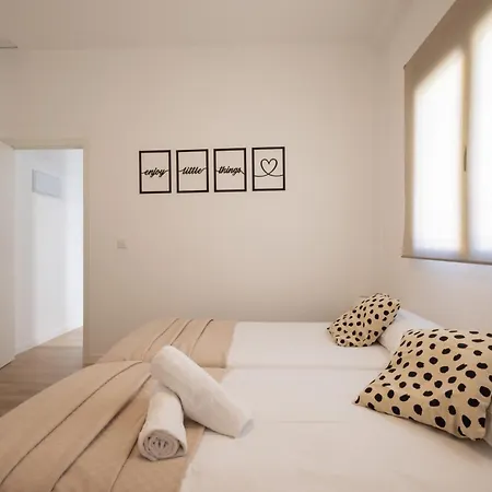 Florit Flats - The Cruz Cubierta With Terrace * Valencia